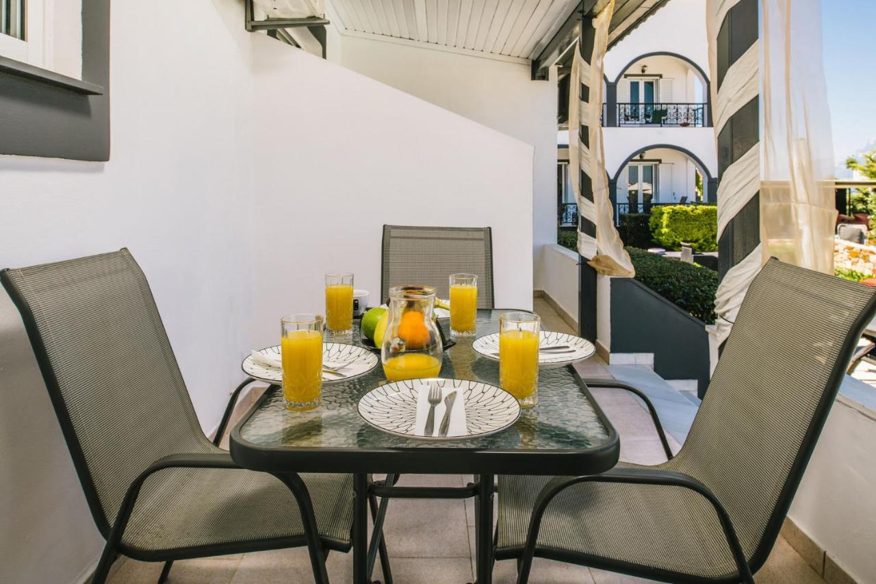 Villa Corali Apartments Sea Breath & Pool Amoudi Exterior photo