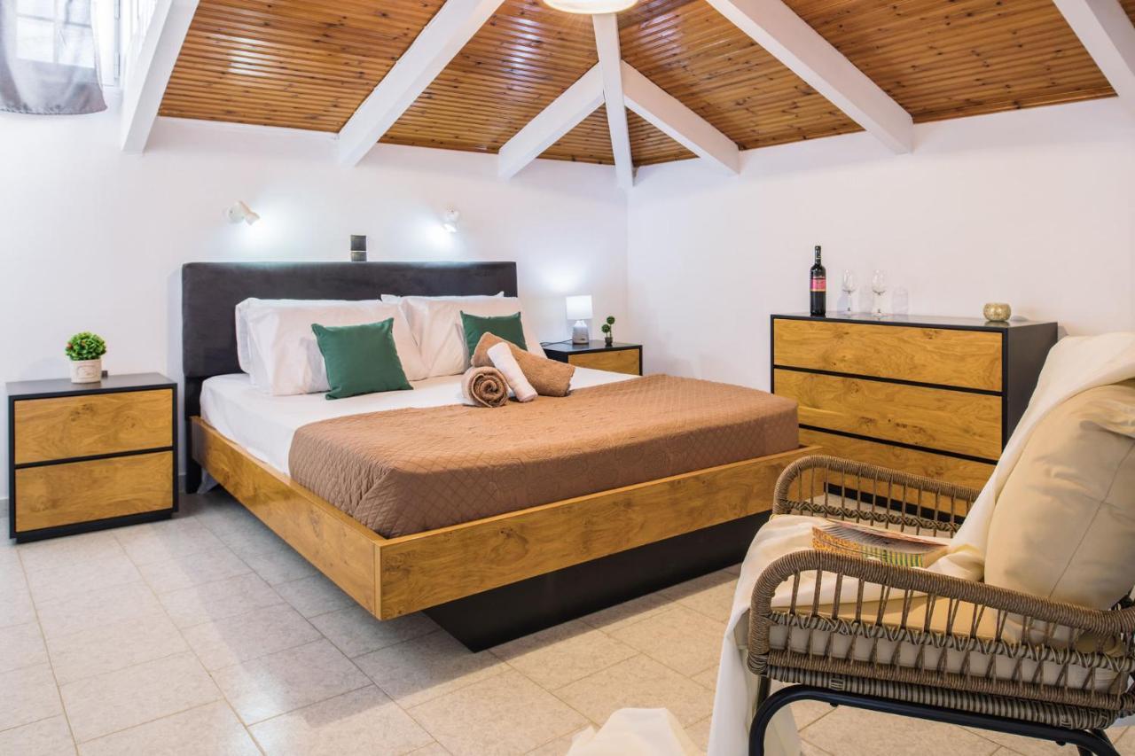 Villa Corali Apartments Sea Breath & Pool Amoudi Exterior photo